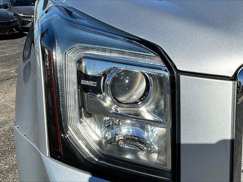 Used 2020 GMC Yukon SLT image 30
