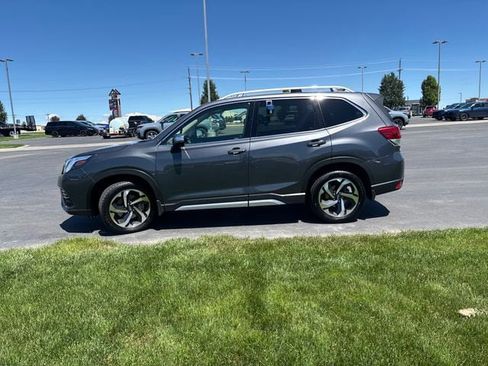 Used 2022 Subaru Forester Touring w/ Popular Package #2 AWD/4WD image 6