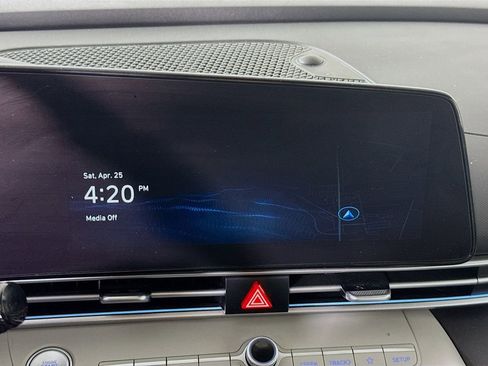 Used 2025 Hyundai Elantra Limited FWD image 7