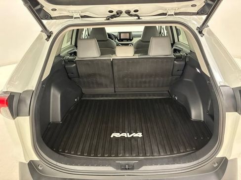 Used 2022 Toyota RAV4 XLE Premium AWD/4WD image 17