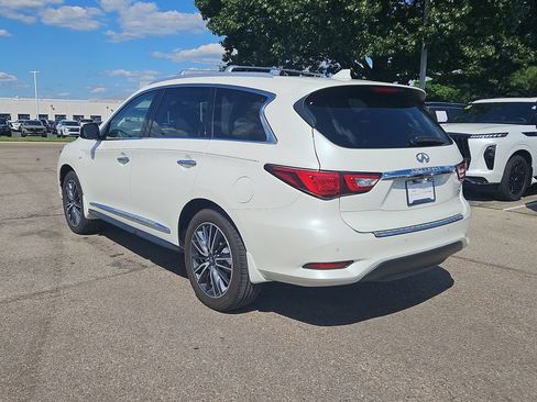 Used 2018 INFINITI QX60 Luxe w/ Deluxe Technology Package AWD/4WD image 3