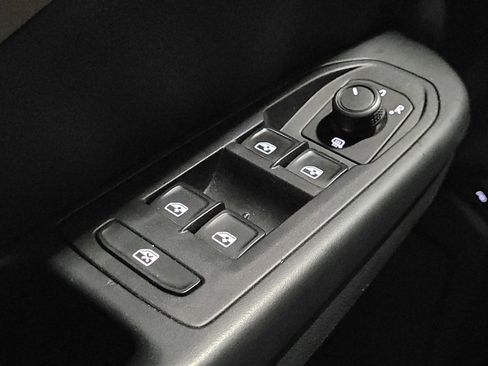 Used 2022 Volkswagen Taos SE image 27