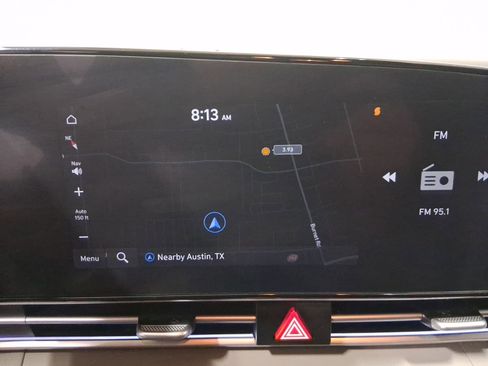 Used 2024 Hyundai Elantra SEL FWD image 31