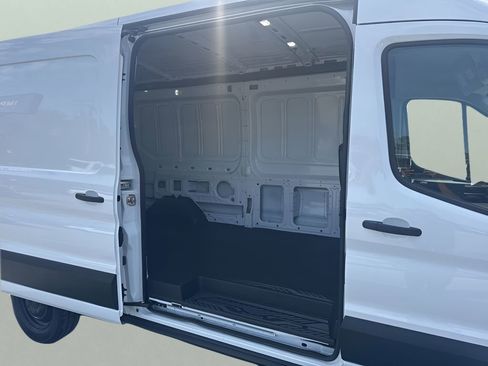 Used 2025 Ford Transit 250 148 Medium Roof image 23