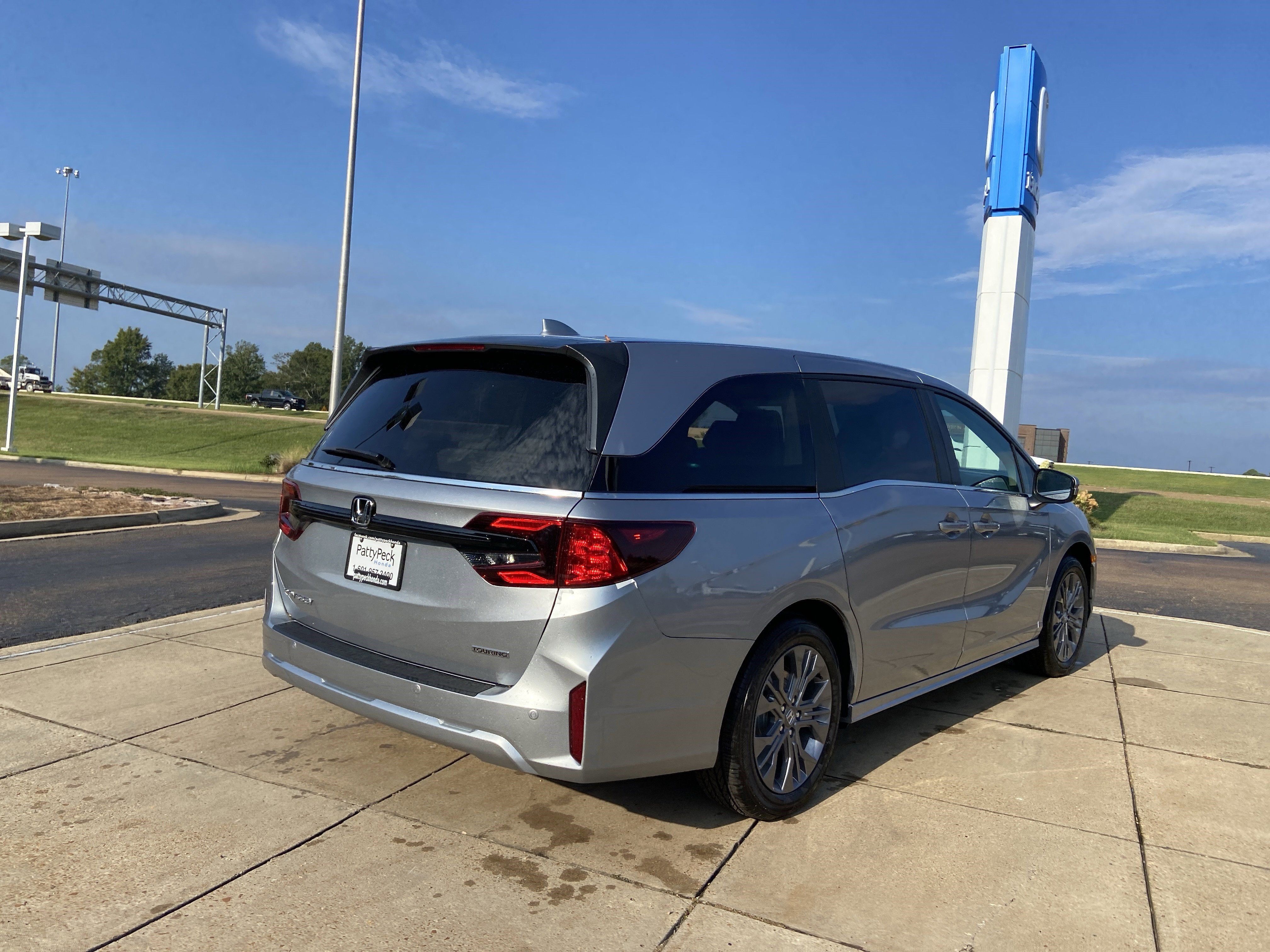 New 2026 Honda Odyssey Touring image 10