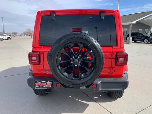 Used 2025 Jeep Wrangler Unlimited Sahara w/ Safety Group AWD/4WD image 12