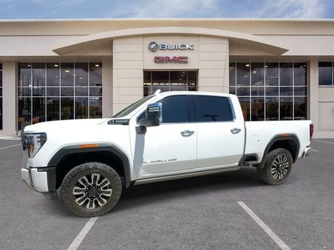 Certified 2024 GMC Sierra 2500 Denali Ultimate w/ Max Trailering Package AWD/4WD image 7