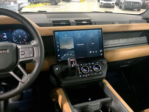 New 2026 Land Rover Defender 110 X-Dynamic SE image 6