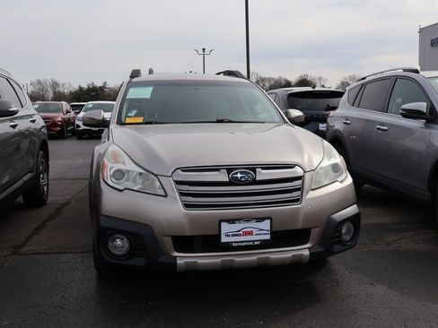 Used 2014 Subaru Outback 2.5i Limited w/ Moonroof Package image 2