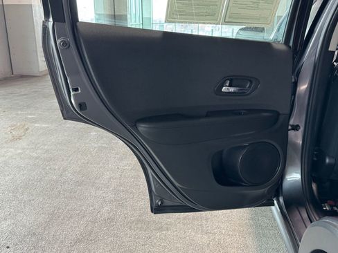 Used 2022 Honda HR-V LX image 29