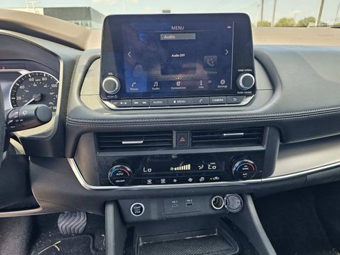 Used 2023 Nissan Rogue SV AWD/4WD image 14