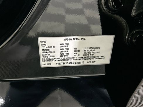 Used 2023 Tesla Model Y Long Range image 34