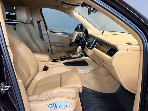 Used 2017 Porsche Macan S image 23