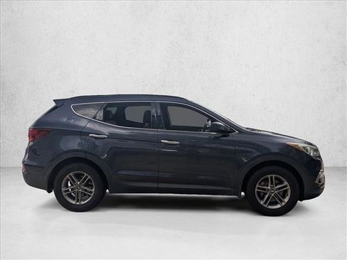 Used 2017 Hyundai Santa Fe Sport image 4