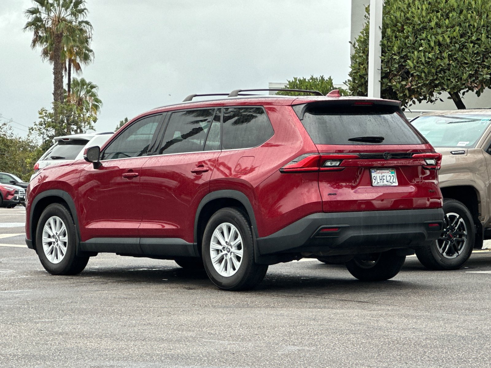 Used 2024 Toyota Grand Highlander AWD image 3