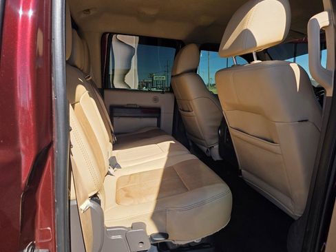 Used 2011 Ford F250 Lariat w/ Lariat Interior Pkg image 15