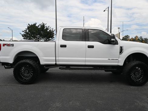 Used 2021 Ford F250 XLT w/ FX4 Off-Road Package AWD/4WD image 11
