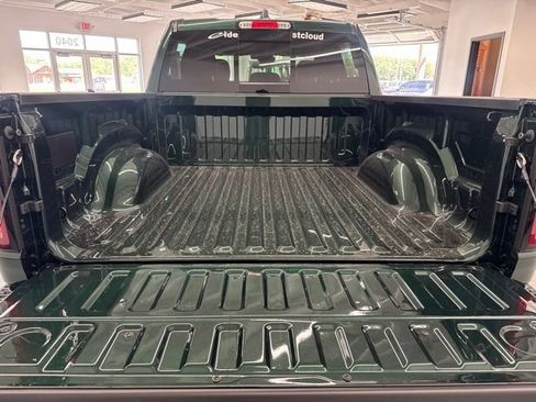 New 2026 RAM 1500 Express AWD/4WD image 9