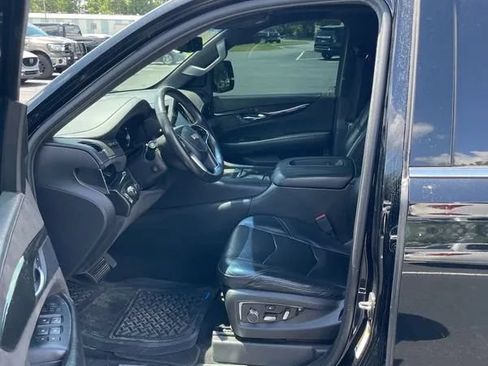 Used 2017 Cadillac Escalade ESV Platinum AWD/4WD image 22
