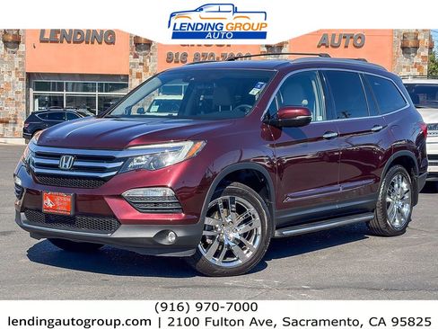 Used 2017 Honda Pilot Elite image 1