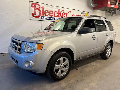 Used 2009 Ford Escape XLT image 2