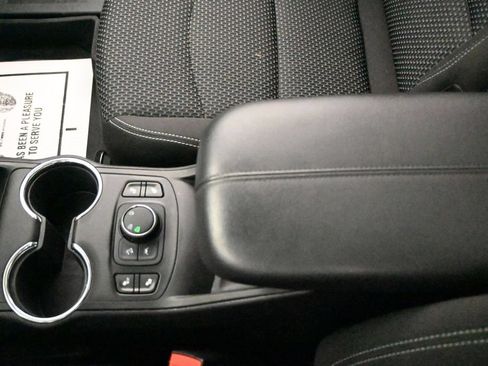 Used 2023 GMC Terrain SLE w/ Driver Convenience Package AWD/4WD image 15