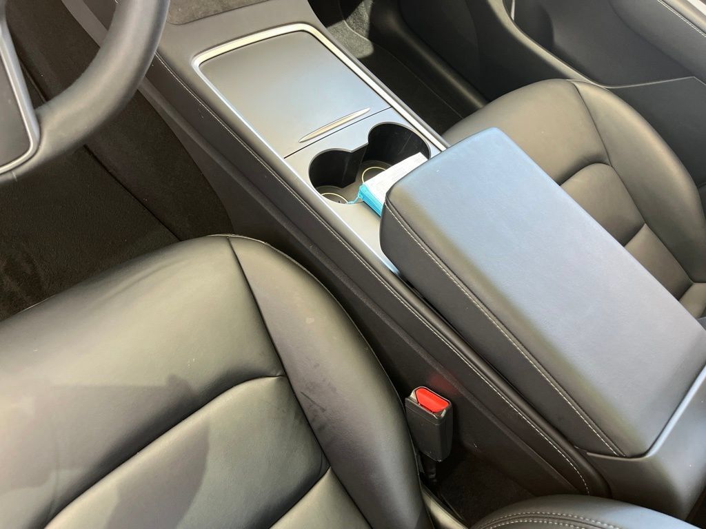 Used 2022 Tesla Model Y Performance AWD/4WD image 34