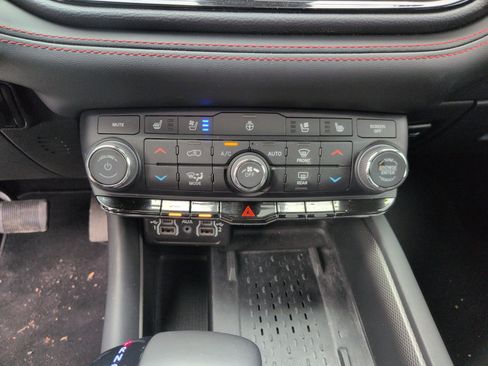 Used 2025 Dodge Durango R/T image 13