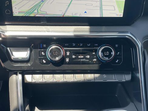 New 2026 GMC Sierra 2500 Denali w/ Denali Reserve Package AWD/4WD image 15