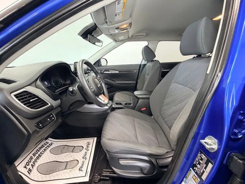 Used 2023 Kia Seltos LX AWD/4WD image 3