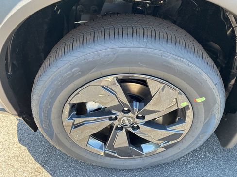 New 2026 Nissan Rogue SV w/ Cold Weather Package AWD/4WD image 12