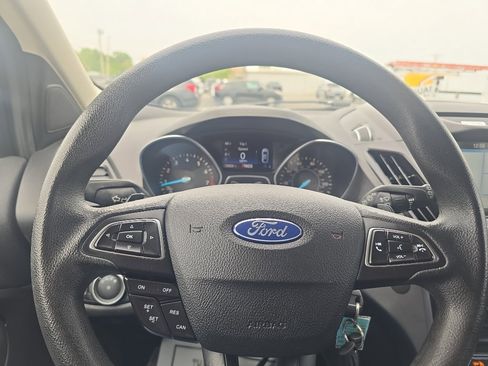 Used 2017 Ford Escape SE w/ Equipment Group 201A AWD/4WD image 18