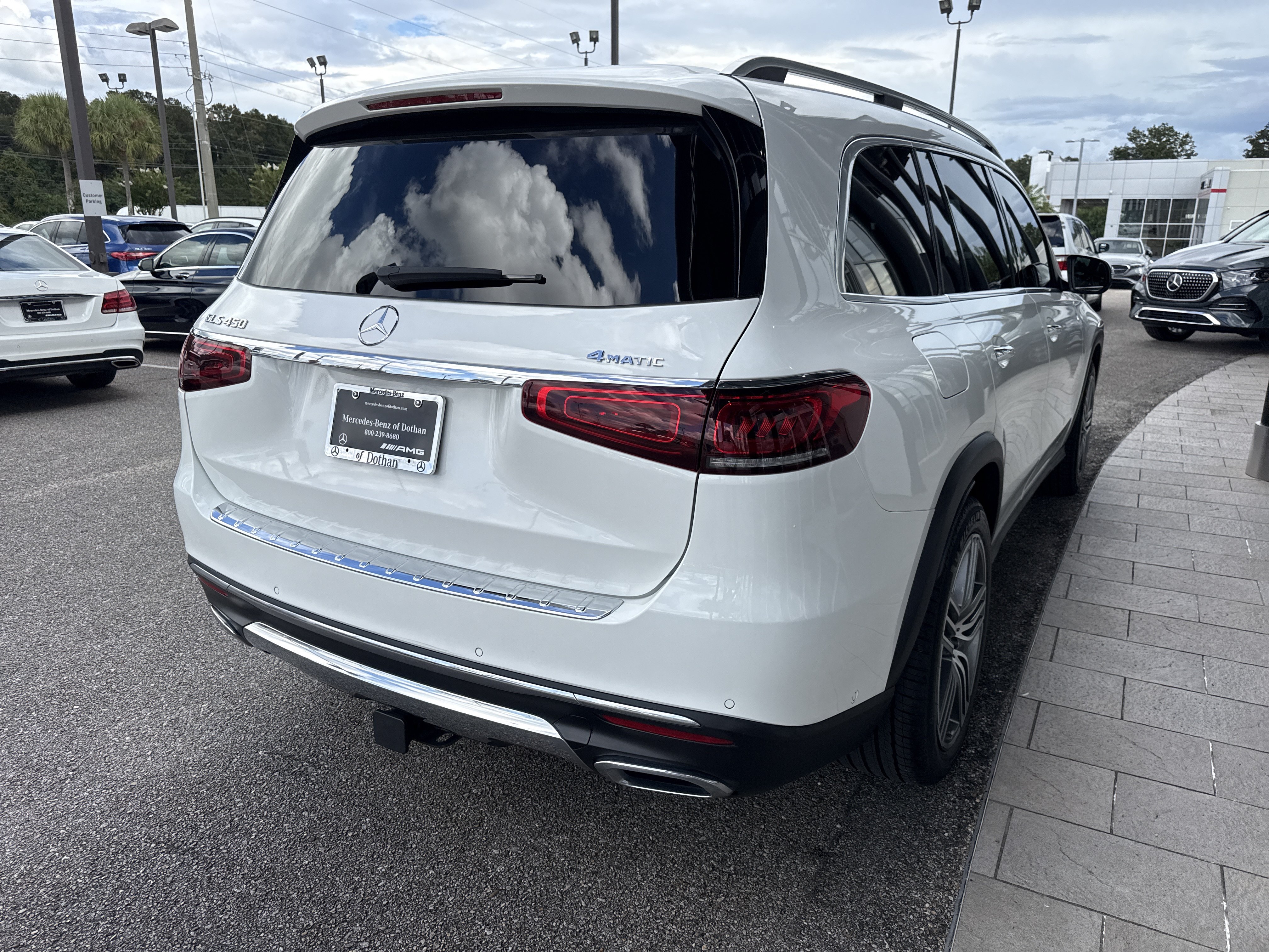 Used 2021 Mercedes-Benz GLS 450 4MATIC image 4