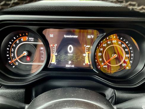 Used 2025 Jeep Wrangler Unlimited Sport AWD/4WD image 8