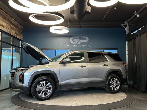 Used 2025 Chevrolet Equinox LT w/ Safety and Technology Package AWD/4WD image 24