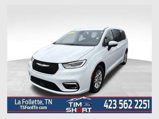 Used 2023 Chrysler Pacifica Touring-L video 1