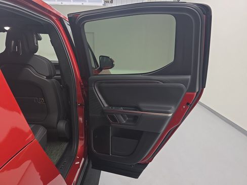 Used 2023 Rivian R1T Adventure AWD/4WD image 19