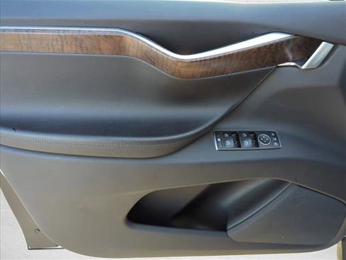 Used 2018 Tesla Model X 100D image 7