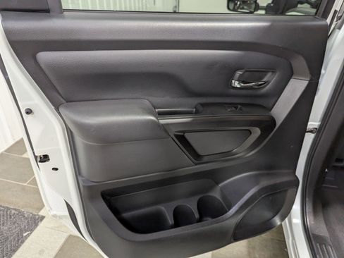 Used 2024 Nissan Titan SV w/ SV Convenience Package image 10