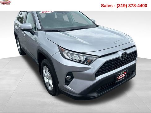 Used 2021 Toyota RAV4 XLE w/ Convenience Package AWD/4WD image 9