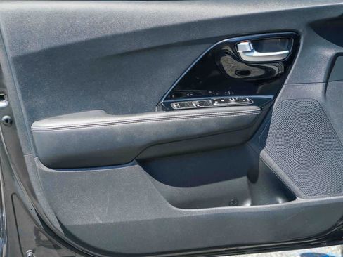Certified 2022 Kia Niro EX FWD image 19