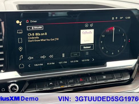 Used 2025 GMC Sierra 1500 SLT image 32