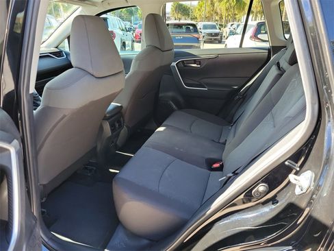 Used 2022 Toyota RAV4 XLE image 11