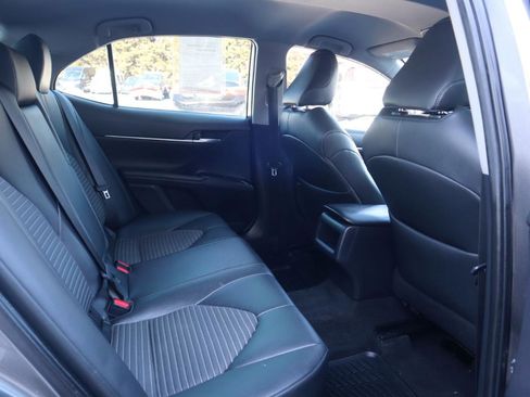 Used 2019 Toyota Camry SE w/ Carpet Mat Package image 34