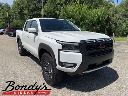 Used 2026 Nissan Frontier PRO-4X AWD/4WD image 1