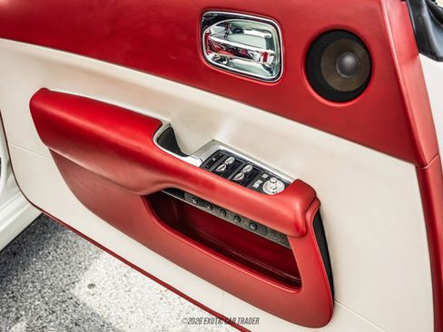 Used 2016 Rolls-Royce Dawn RWD image 63
