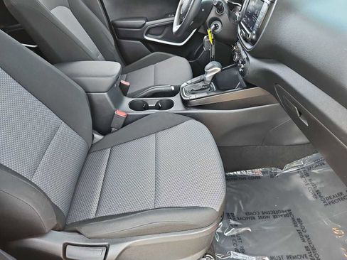 Used 2022 Kia Soul LX image 22