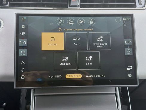 New 2026 Land Rover Range Rover Evoque S AWD/4WD image 43