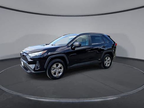 Used 2024 Toyota RAV4 LE AWD/4WD image 4