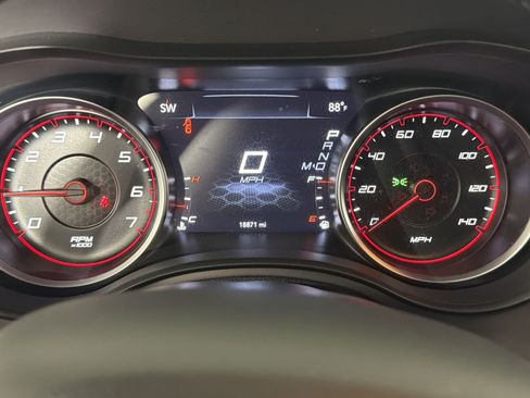 Used 2023 Dodge Charger SXT w/ Cold Weather Package RWD image 17